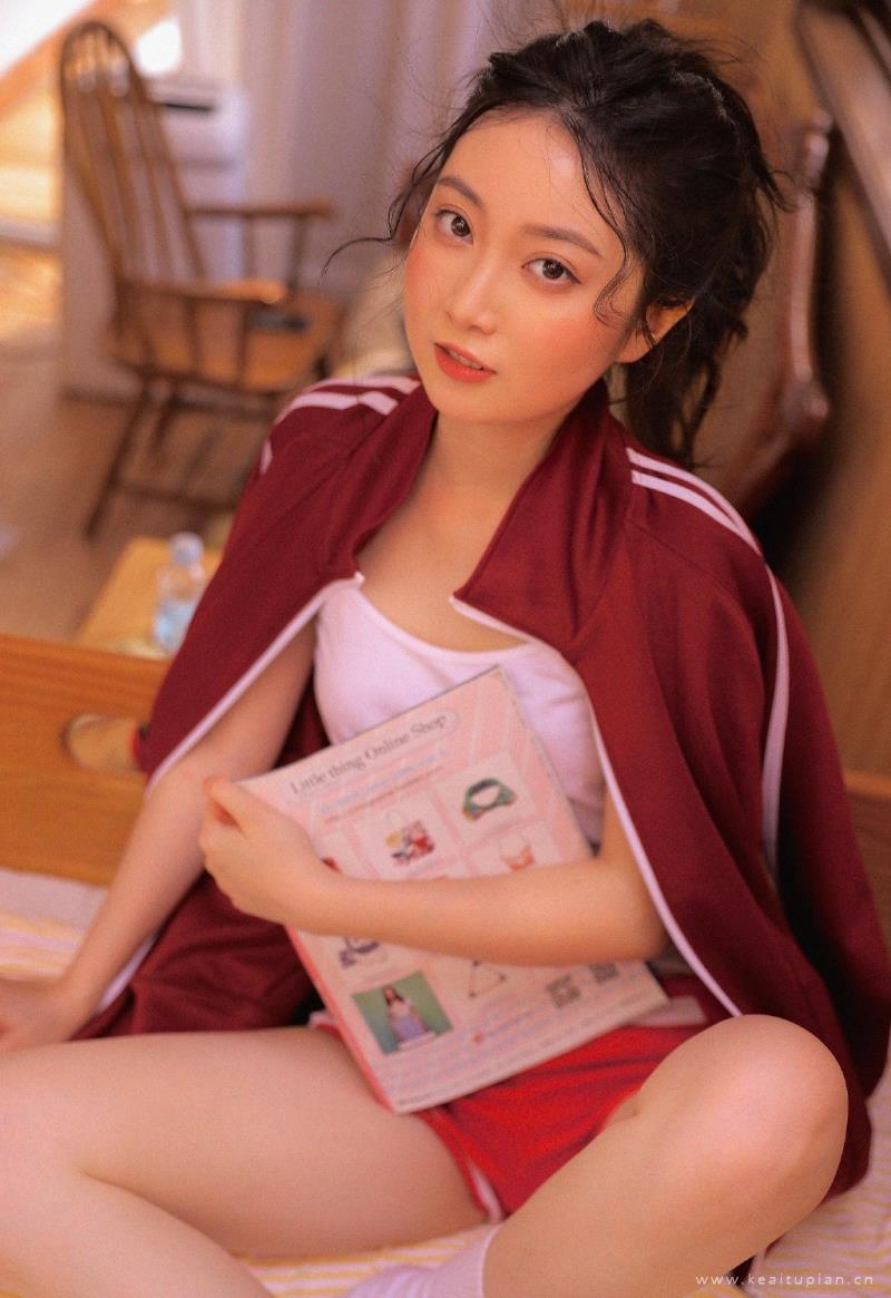 好看运动服妹子身高腿长苗条写真图片