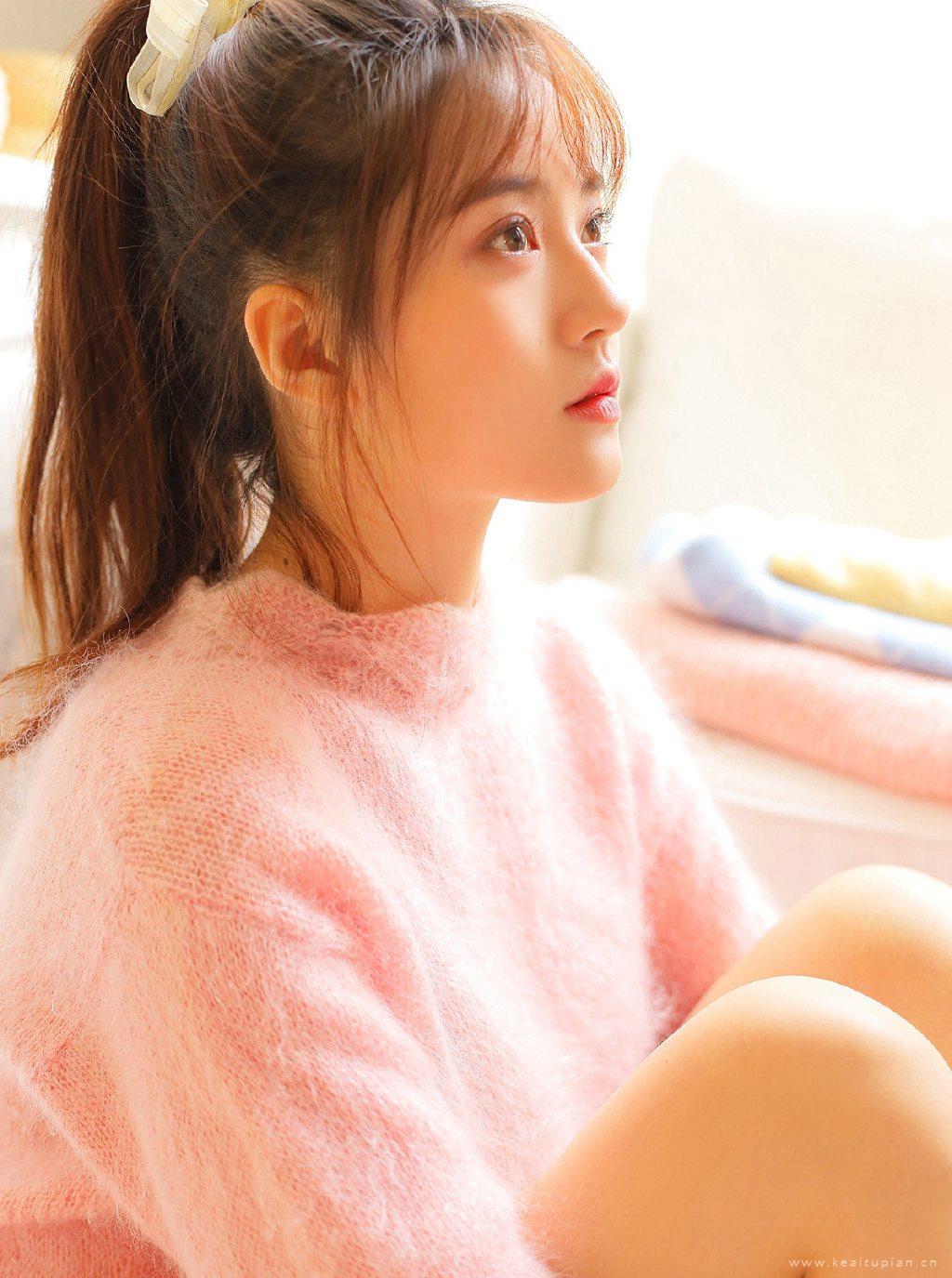 超美粉嫩毛衣少女甜美清纯私房照壁纸大全