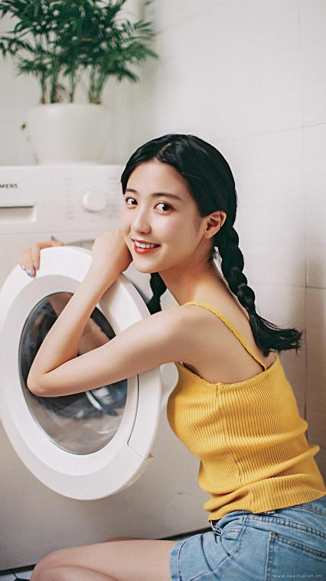 清纯居家美女针织吊带衫性感写真图片