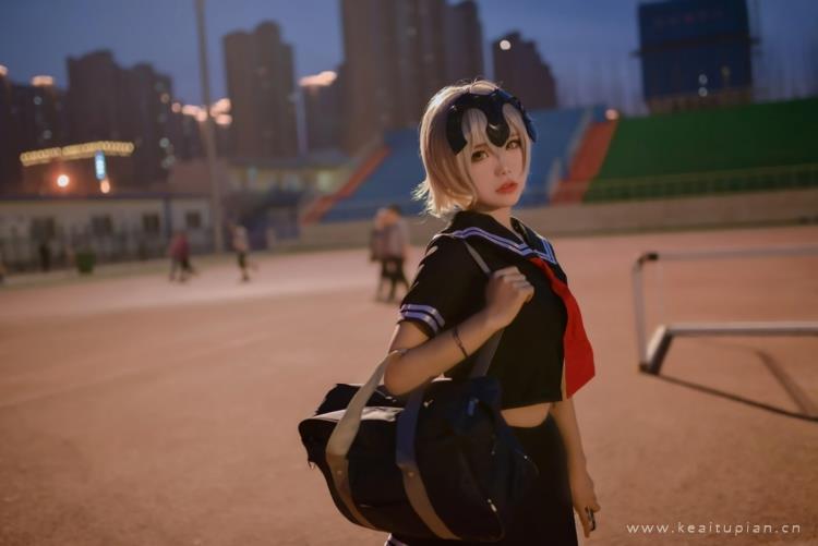 漫趣JK制服美女动漫黑贞德丝袜校园性感写真图片大全