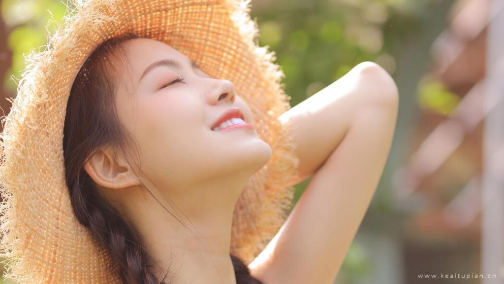 清新淡雅美女双马尾吊带草帽田园风写真高清壁纸图片