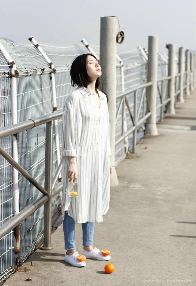 柠檬短发美女天台小清新文艺写真图片