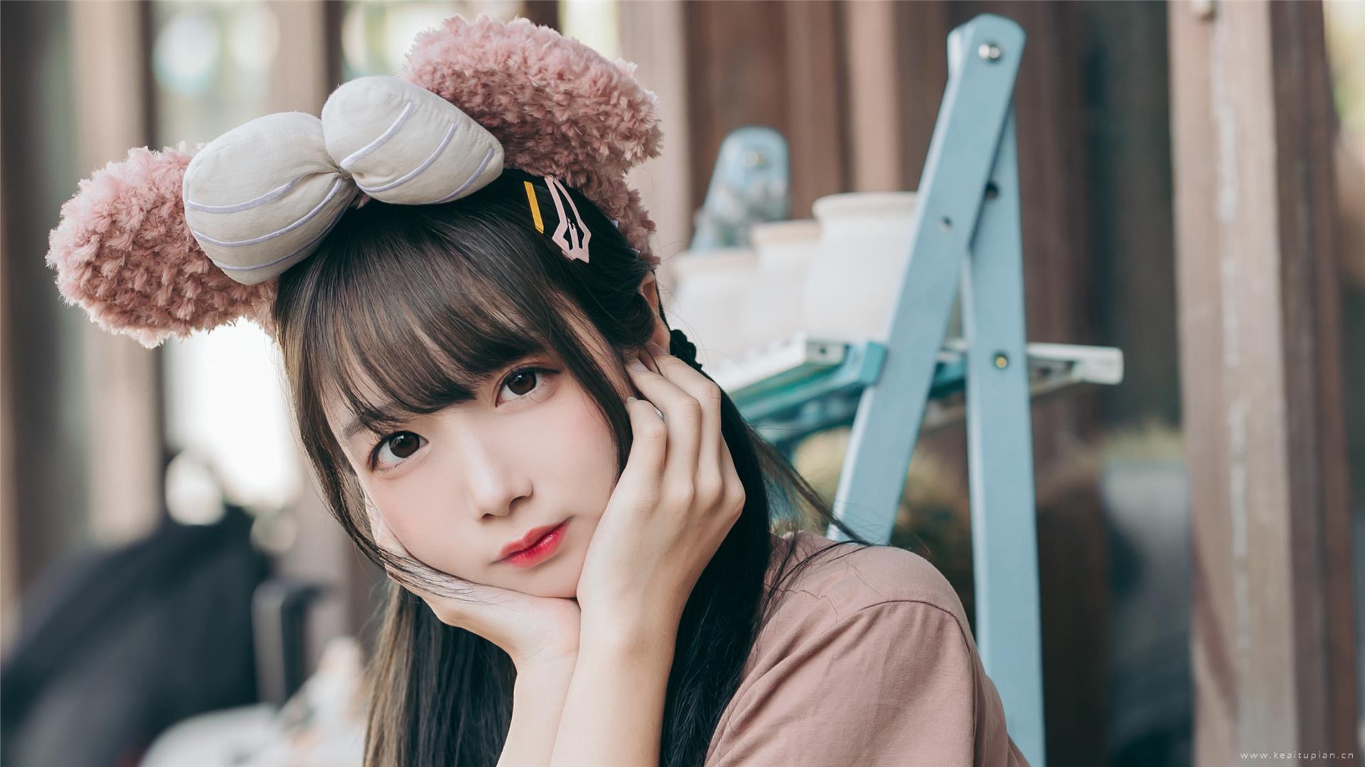 爱吃蛋糕的双马尾清纯可爱美女高清桌面壁纸图片