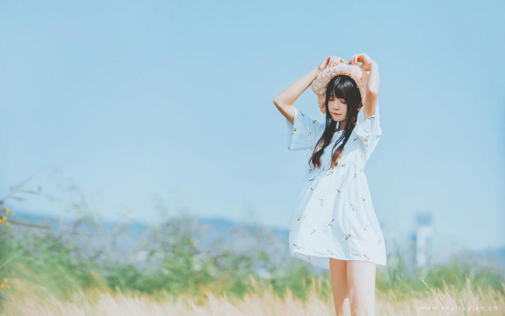 恬静少女户外田园风格小清新写真壁纸