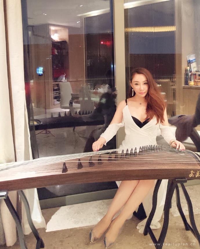 性感气质巨乳美女写真图片大全