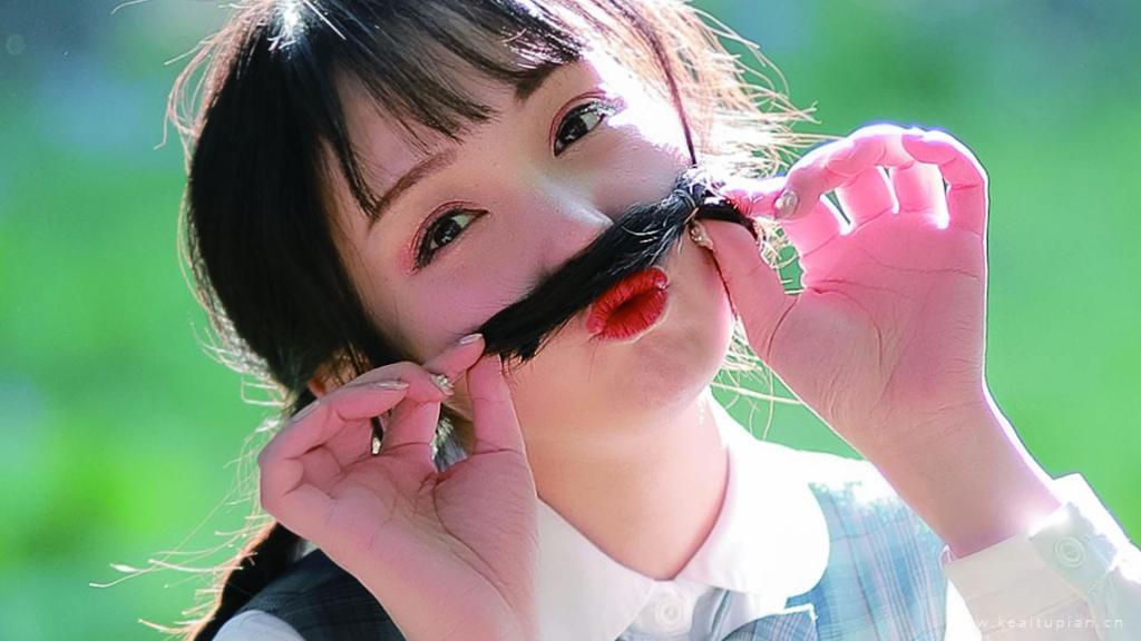 可爱制服少女小清新户外写真图片