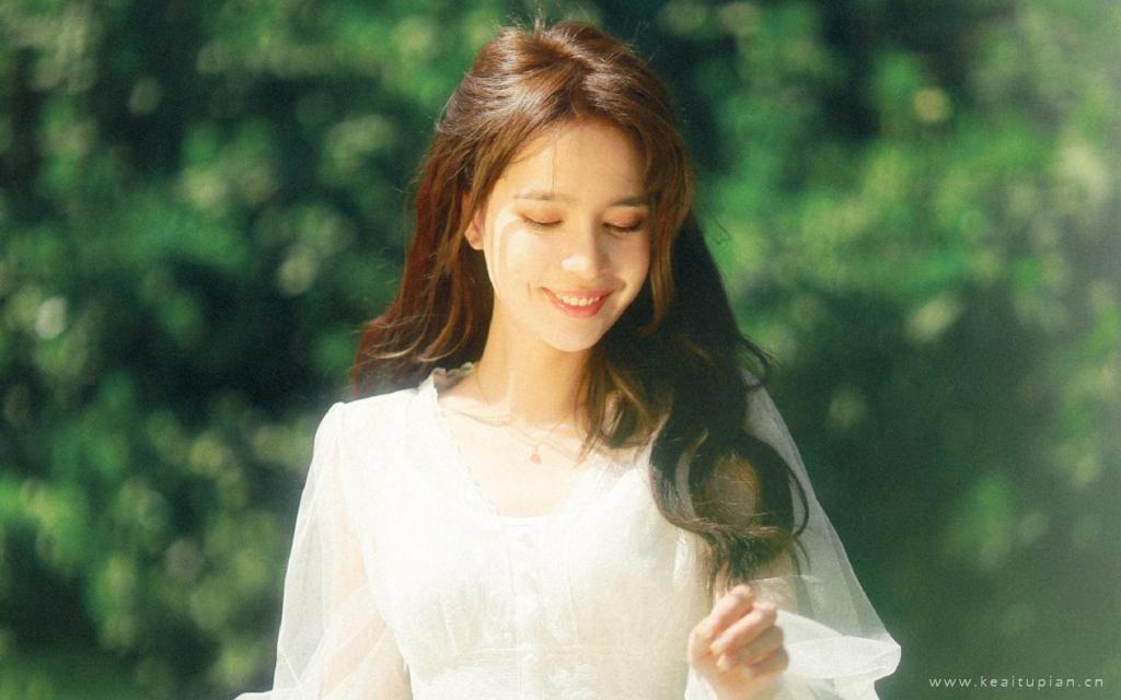 森系美女户外梦幻田园迷人写真图片桌面壁纸