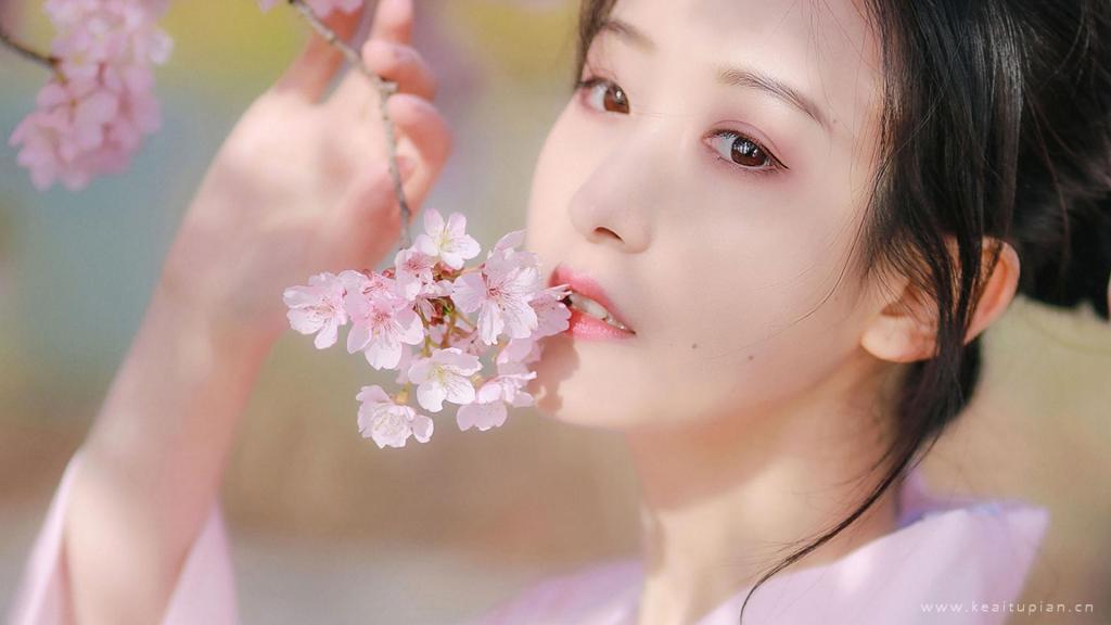 唯美樱花和服少女户外写真壁纸图片