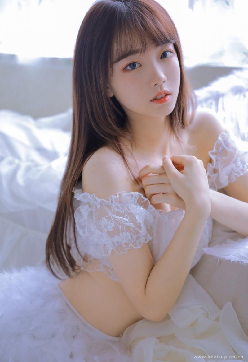 精选翘臀美女千娇百媚清纯写真集图片