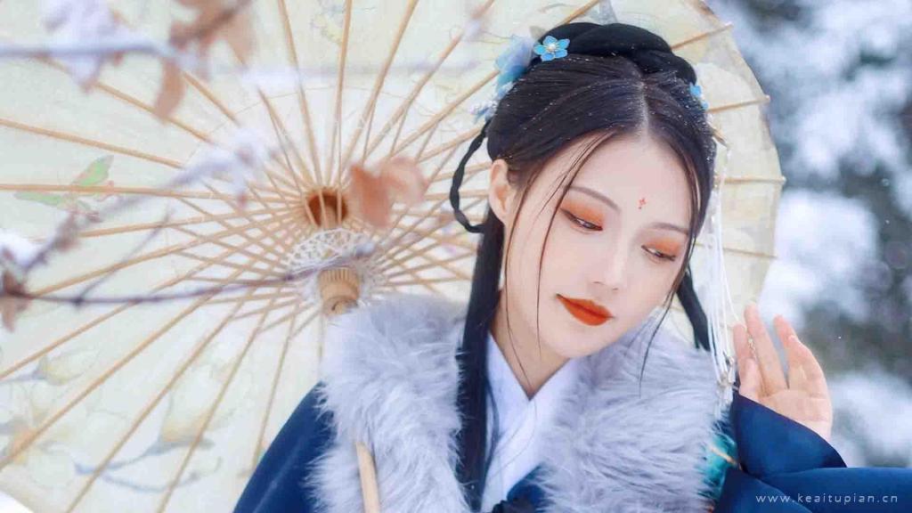 唯美迷人古装美女冬日写真图片桌面壁纸