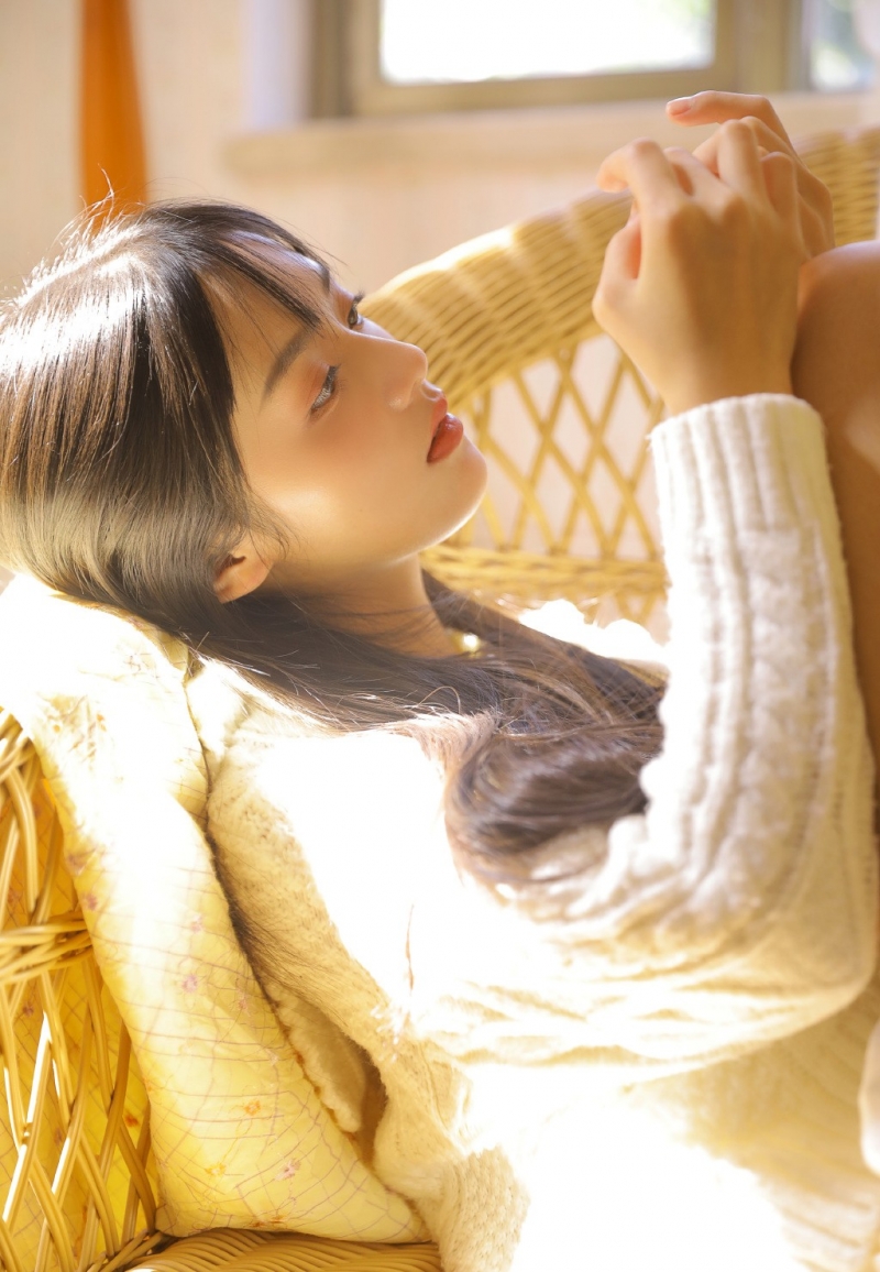 温柔治愈可爱阳光文艺气质女生写真图片