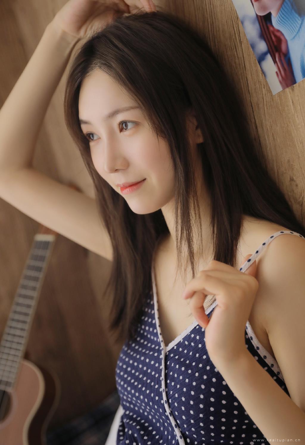 性感优雅的吊带美女高清唯美手机壁纸美图大全