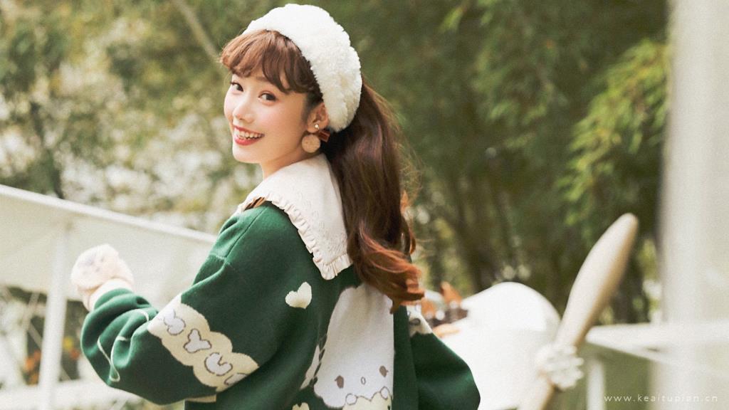 古灵精怪甜心少女灵动户外写真图片大全