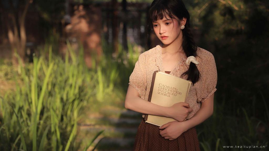 文艺少女清纯气质写真图片桌面壁纸
