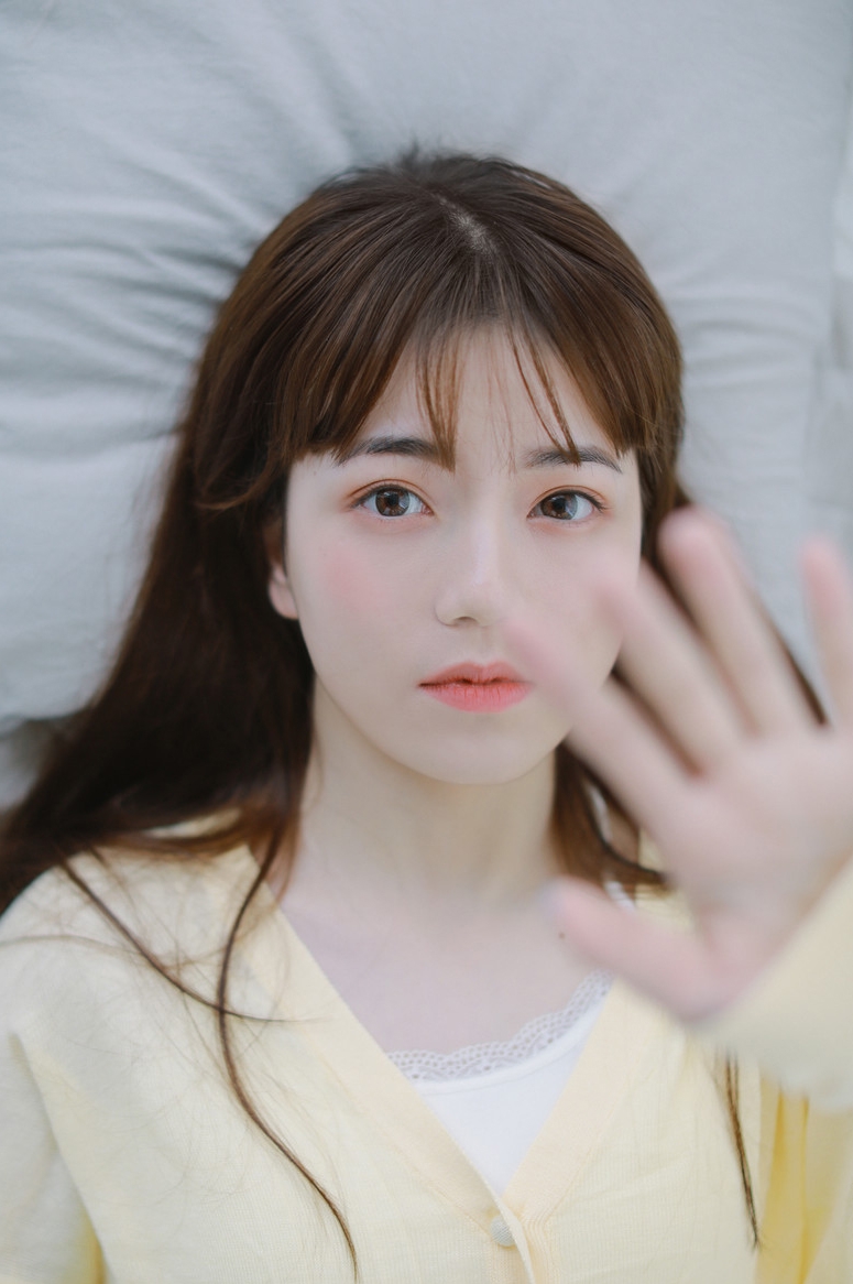 唯美年轻的小姑娘气质温婉可人私拍图片