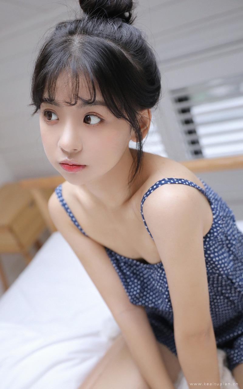 清纯吊带美女可爱诱人私房图片写真