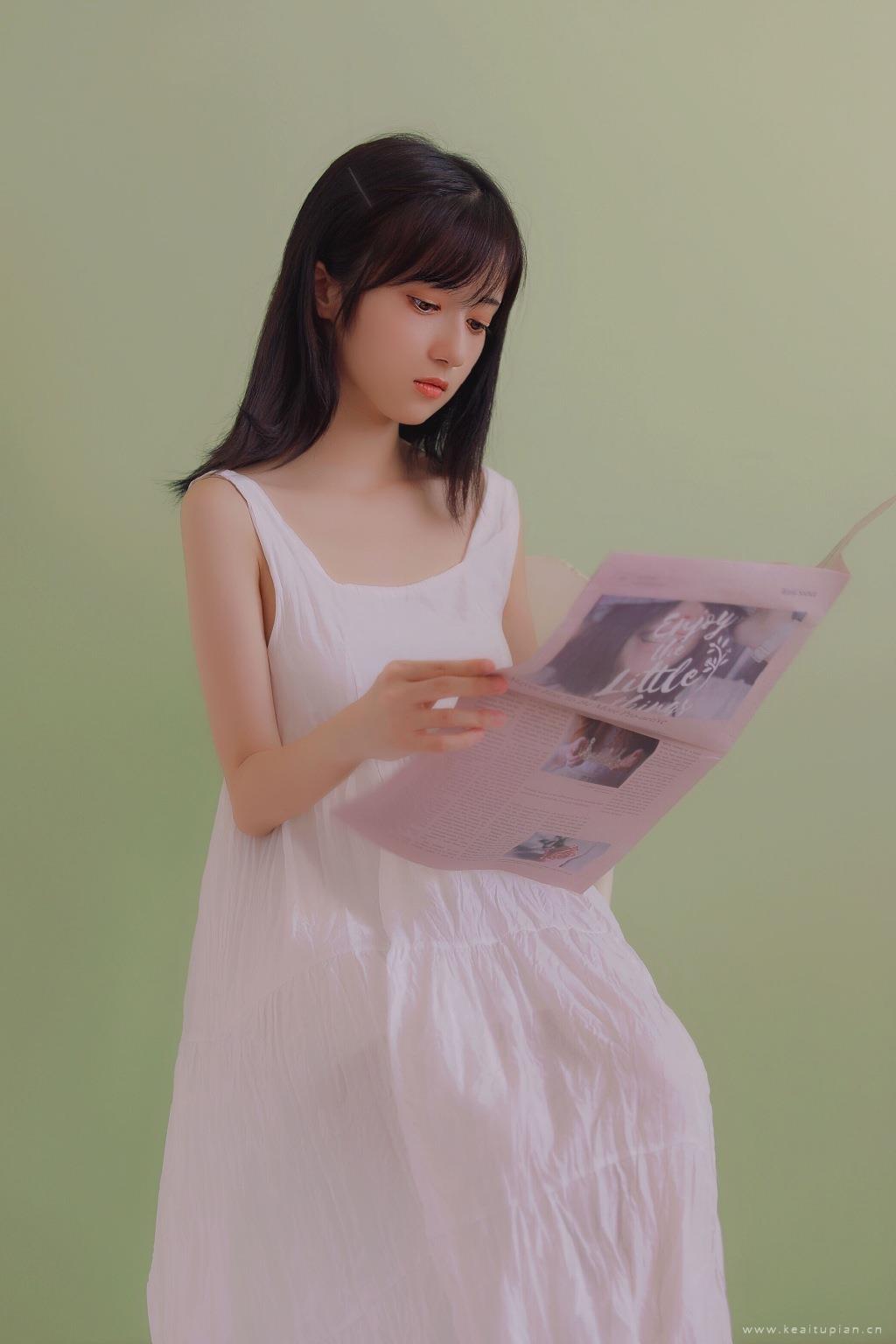 超美吊带白裙少女唯美写真图片