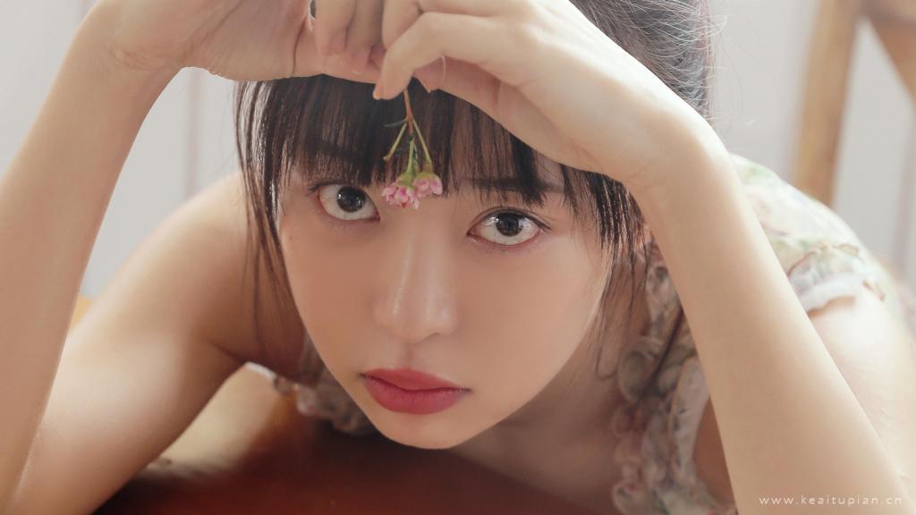 吊带少女唯美小清新私房高清写真图片