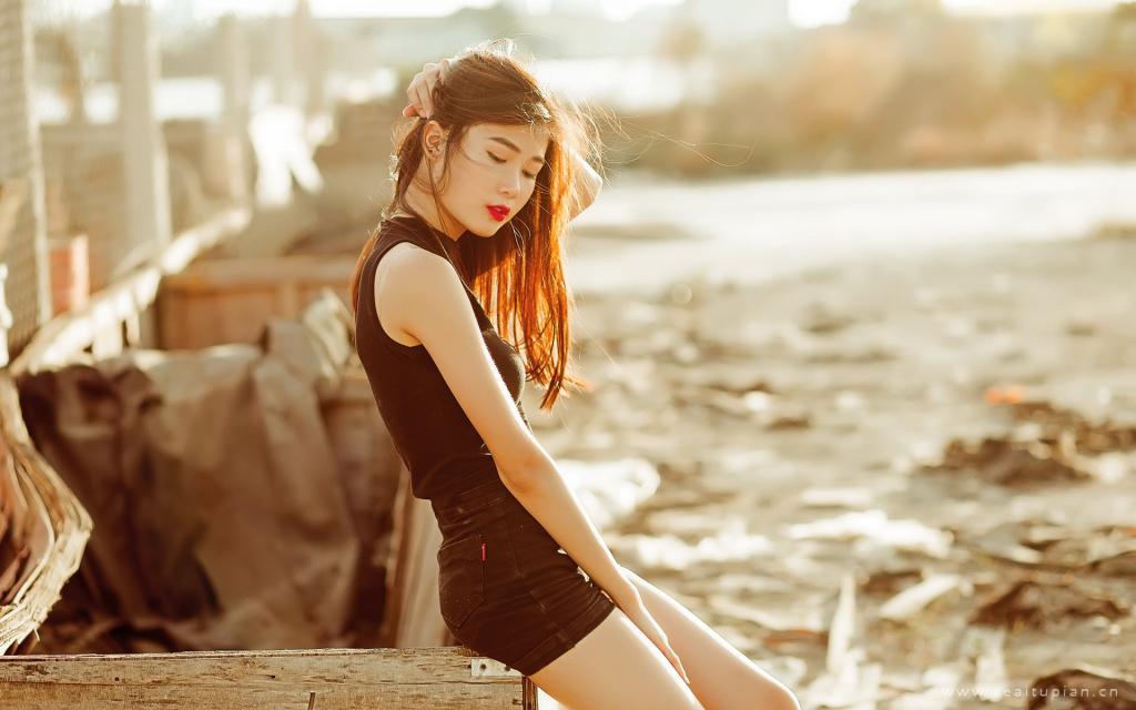 感受自然的清新气质美女高清桌面壁纸图片