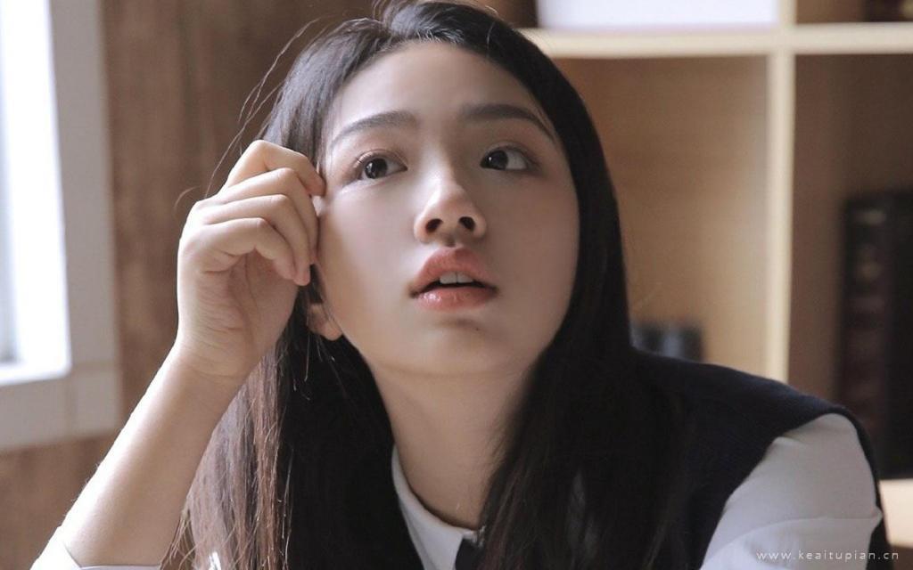 活力满满的高中女生元气居家美女写真图片