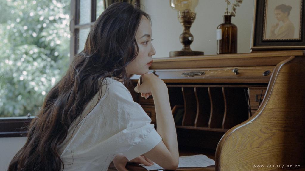 古典气质美女怀旧风典雅魅力写真高清壁纸图