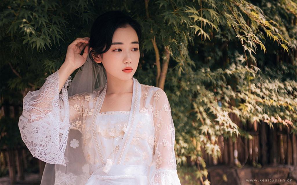 可爱少女婚纱优雅气质户外风景写真高清图片