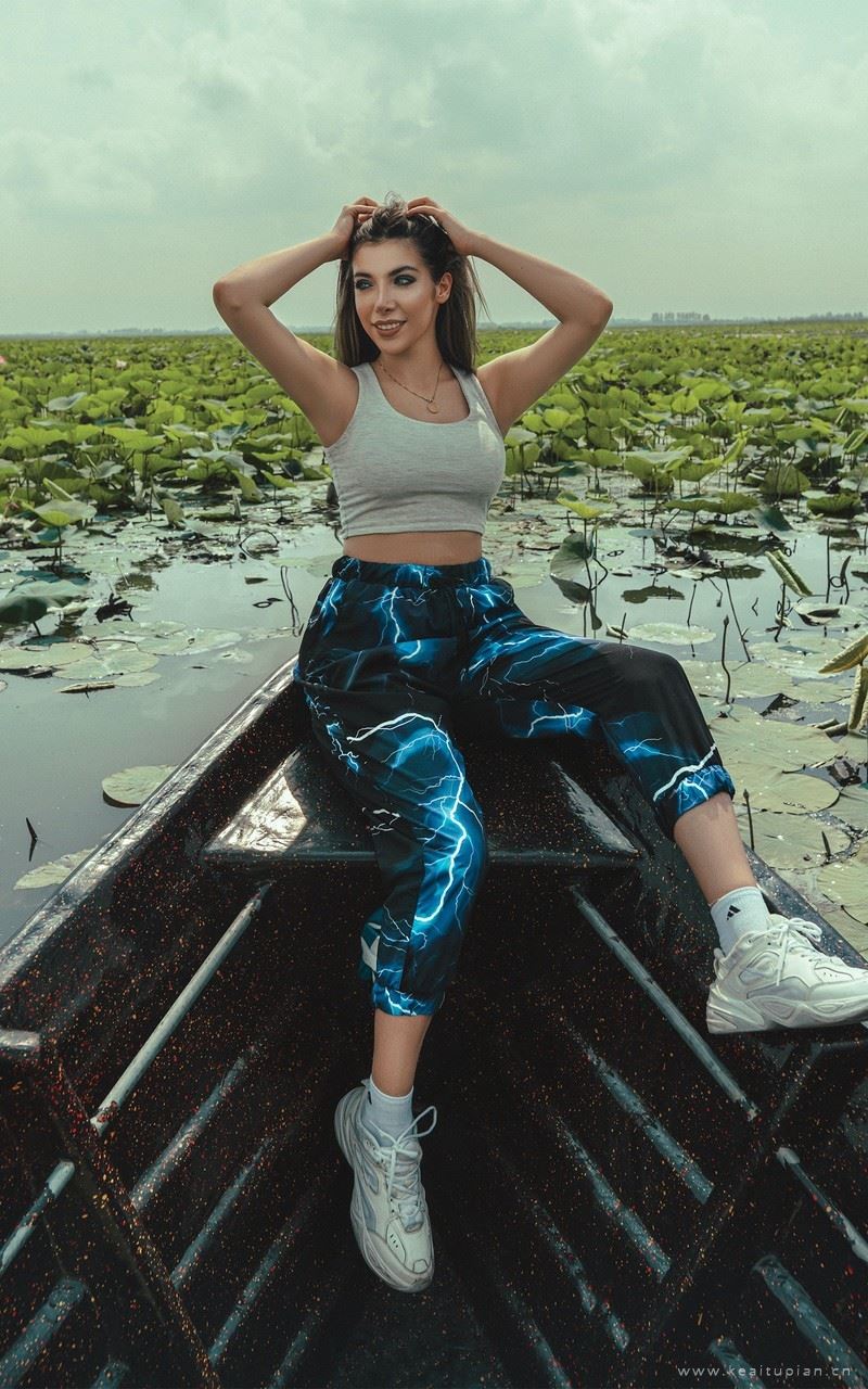 个性欧美风气质美女高清图片手机壁纸