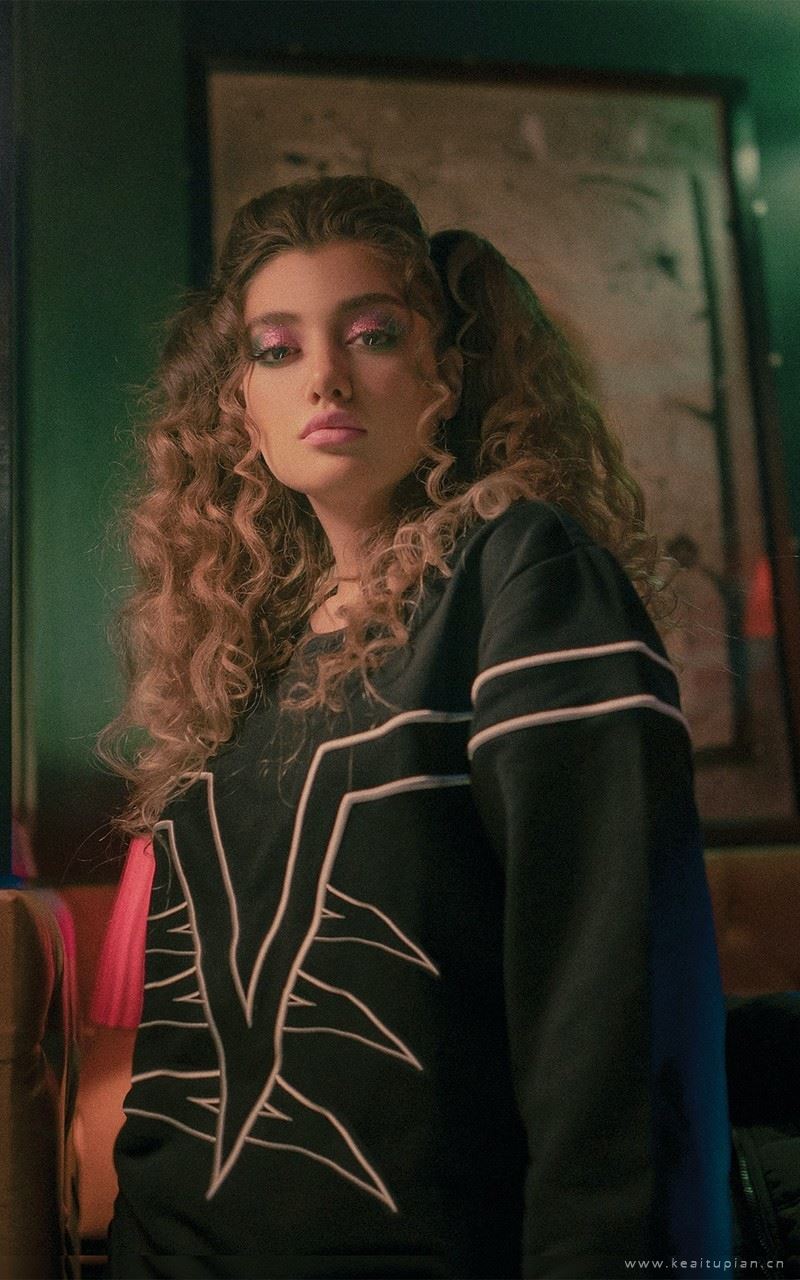 养眼性感的欧美少女唯美高清壁纸写真图片