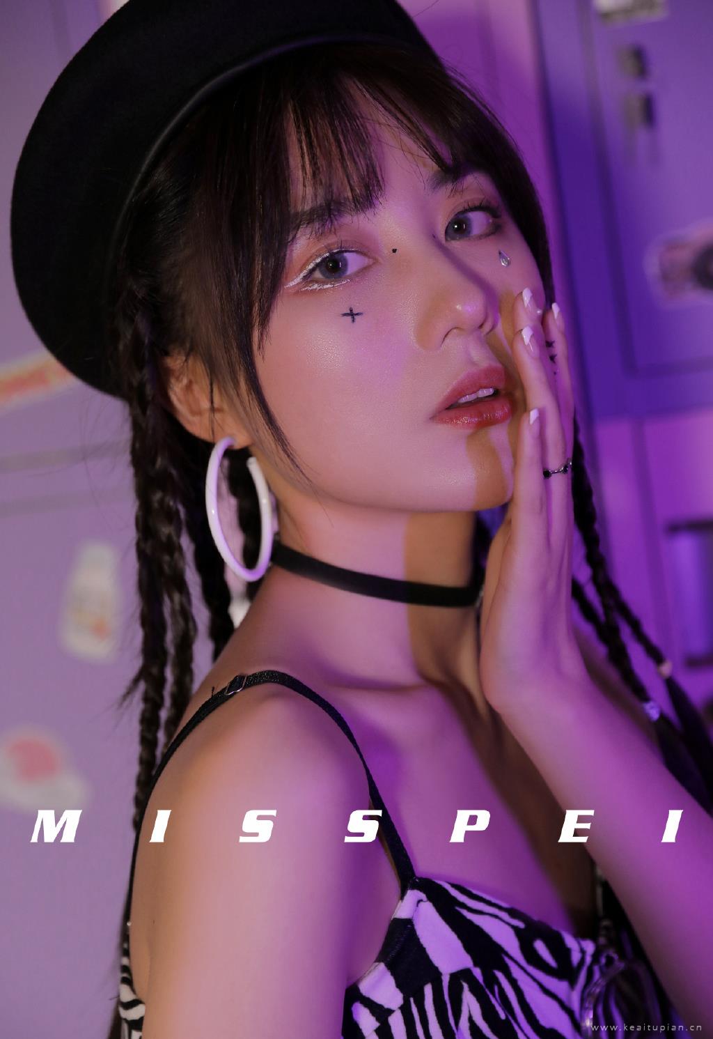 斑马吊带美女性感火辣写真图片大全