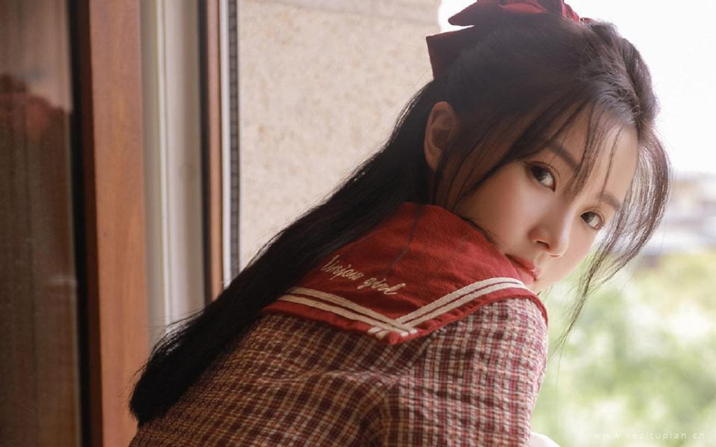 甜美少女日系制服乖巧可人写真高清壁纸图