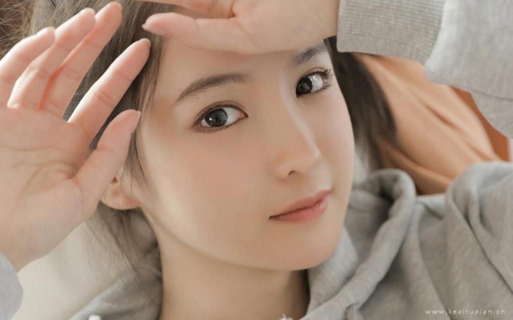 甜美可爱少女感十足俏皮居家诱人写真高清壁纸图片