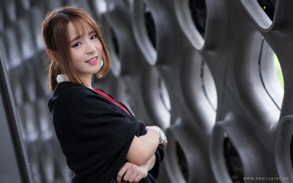 唯美精致少女户外高清街拍写真图片