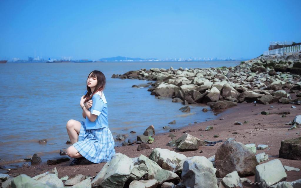 海边蓝色JK少女超高颜值诱人身材壁纸写真图片