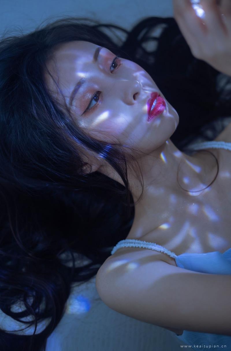 销魂诱人的性感美女高清写真壁纸图片