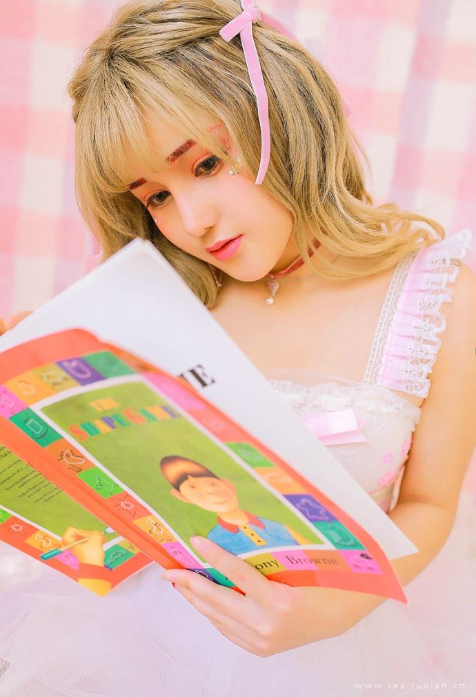 粉色洛丽塔少女性感迷人高清图片写真