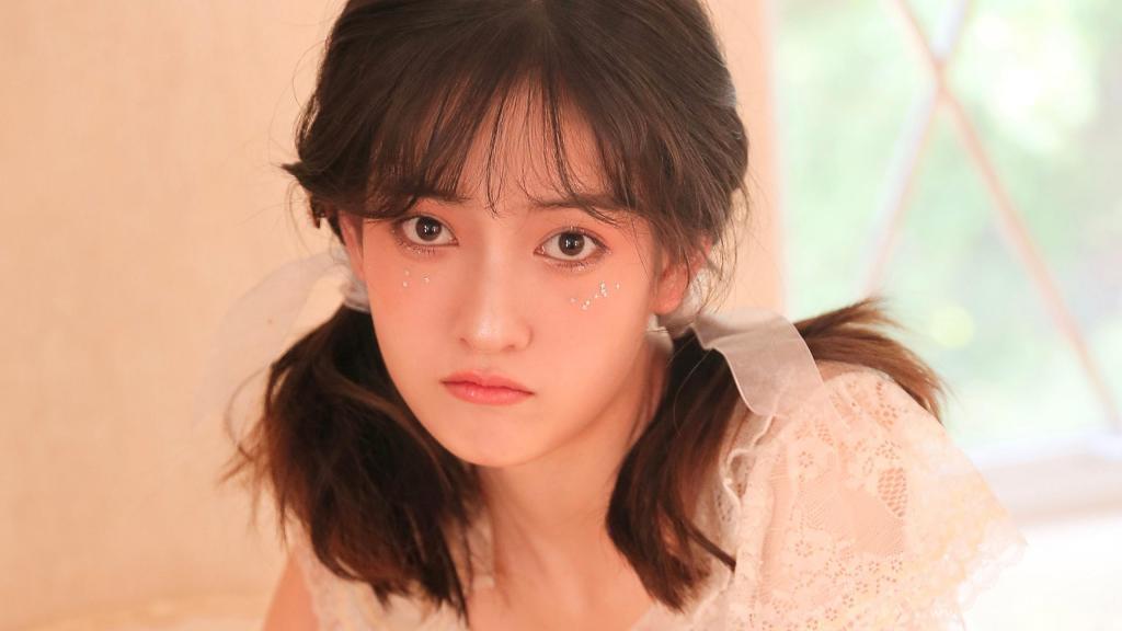纯情少女风甜美可人梦幻写真图片桌面壁纸