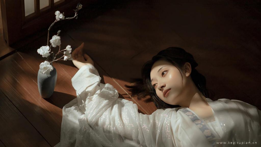 白衣汉服美女唯美惊艳写真图片桌面壁纸