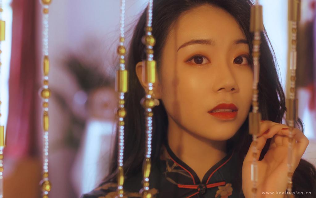 港式风情的性感旗袍美女复古韵味写真图片