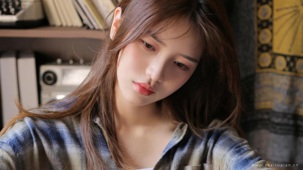 知性美女优雅动人私房写真图片桌面壁纸