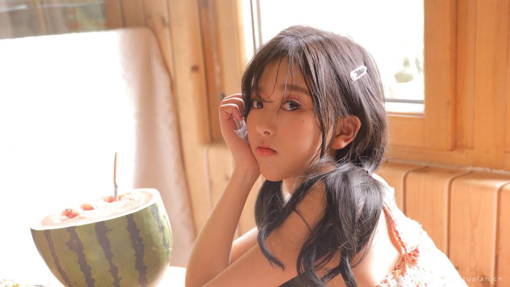 抖音网红彭十六清新甜美居家写真图片桌面壁纸