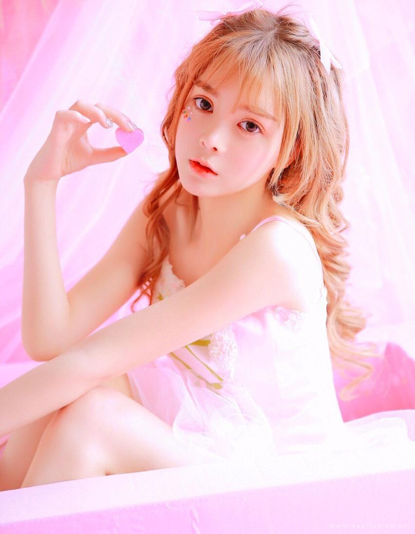 超美粉色系少女唯美清纯私房写真图片