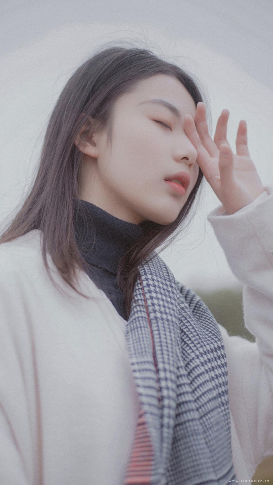 治愈系长发美女冬日唯美写真图片
