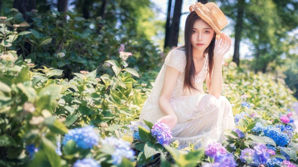 小清新森系气质淡雅美女户外写真高清壁纸图