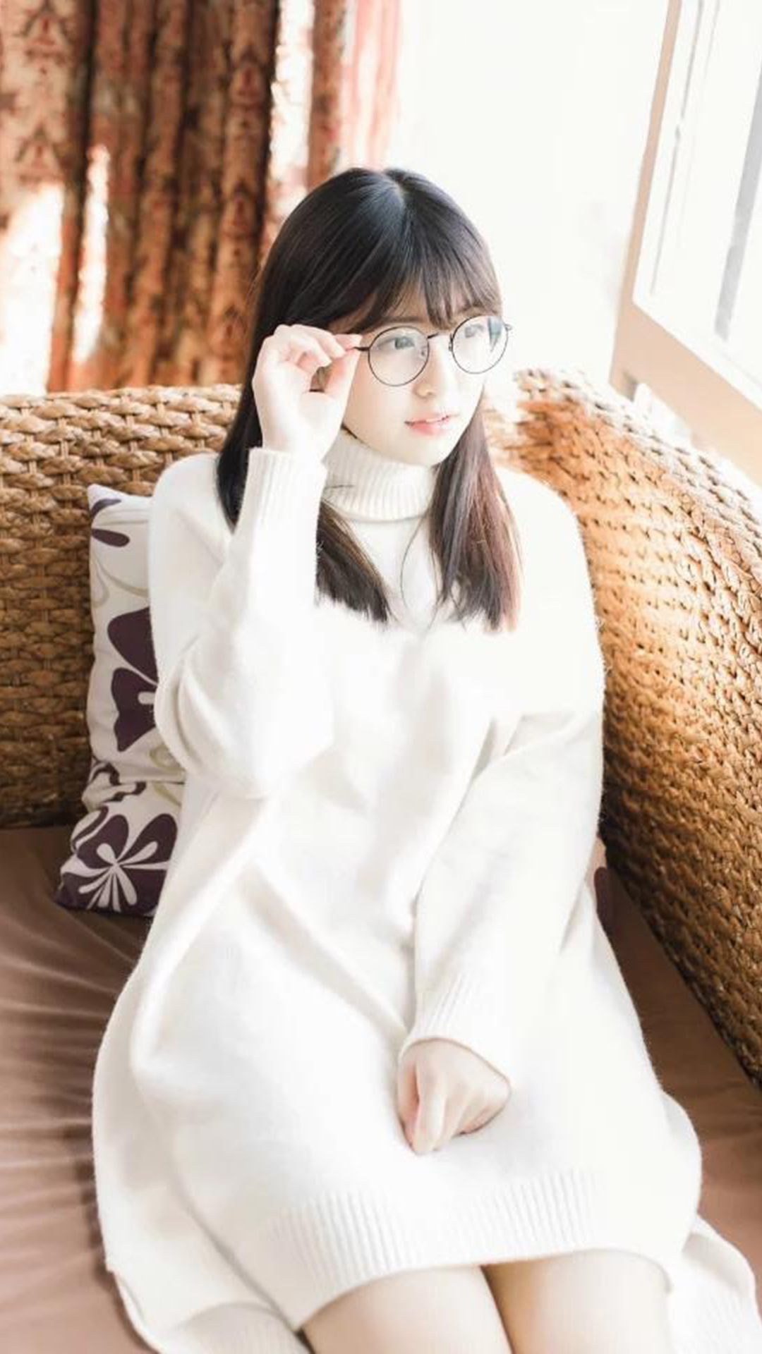 清纯女学生居家甜美写真图片