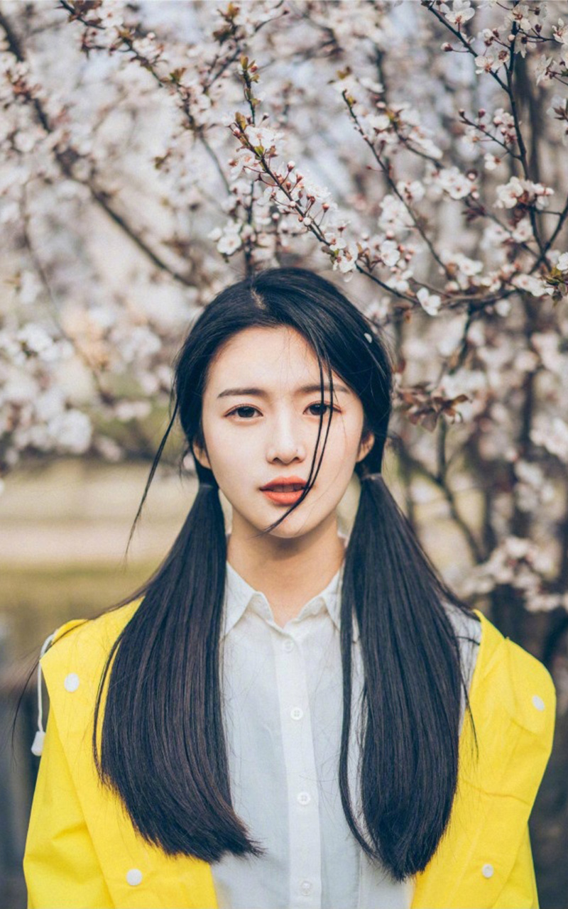 双马尾灵动少女高清唯美街拍壁纸图片