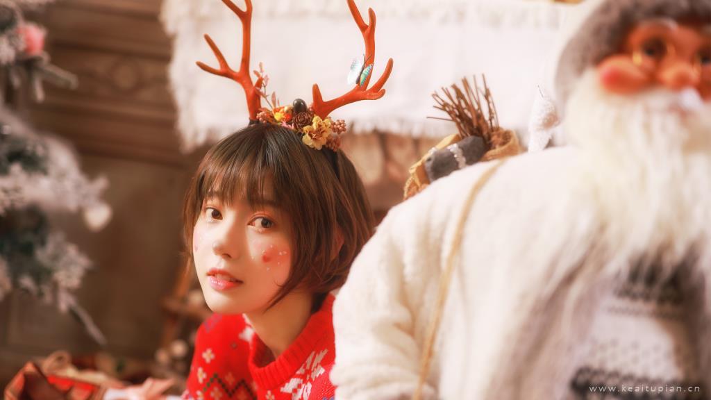 可爱cos麋鹿少女圣诞彩绘可爱写真图片