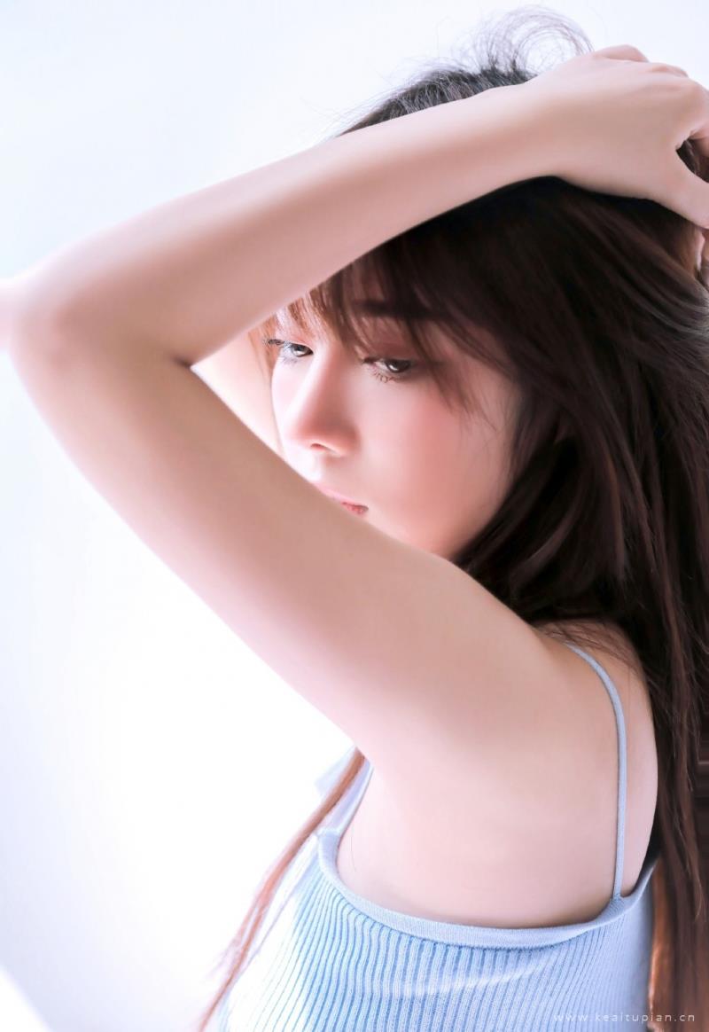 精选倾城尤物香肩细嫩光滑妹子图图片