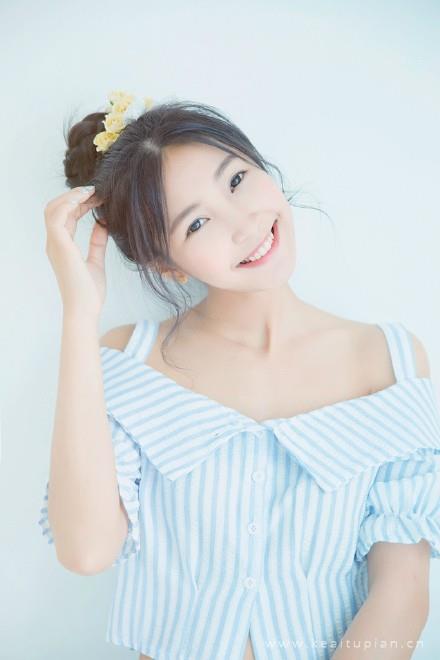 养眼诱人可爱美女小清新写真图片