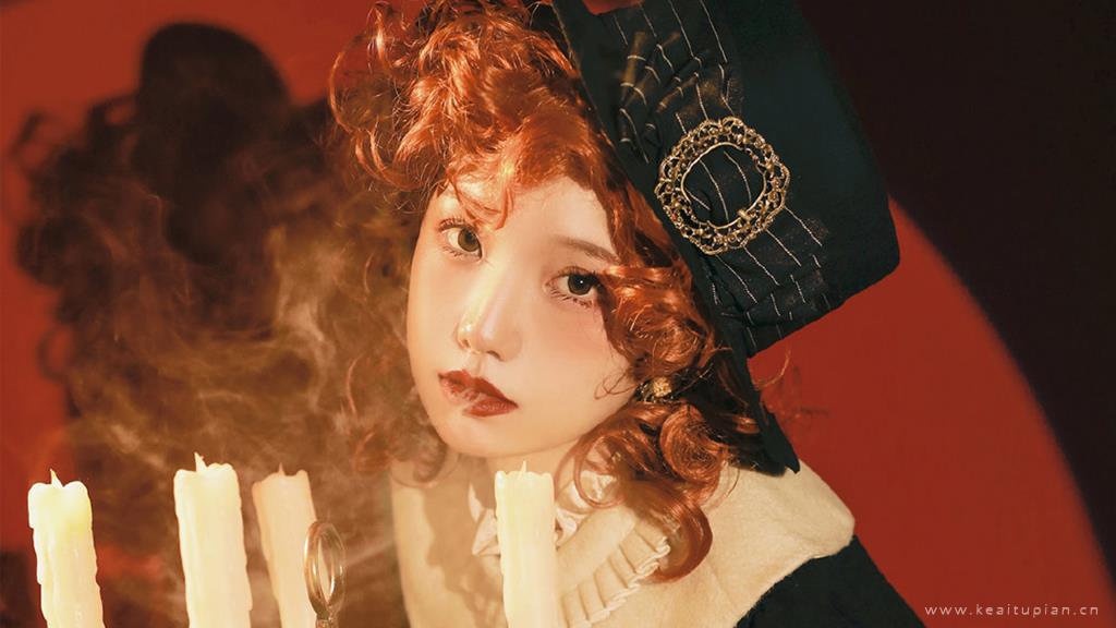 红色卷发少女贵气复古优雅写真图片
