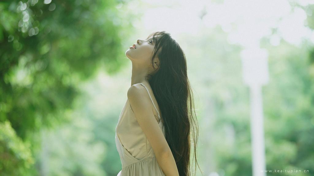 森系养眼超美少女唯美高清写真图片